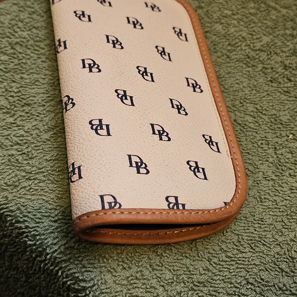 Dooney & Bourke White and Tan Satchel Set - Picture 13 of 14